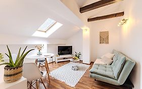 Central Pet Friendly - Savoya Nordic Loft - By Openhouse Apartments